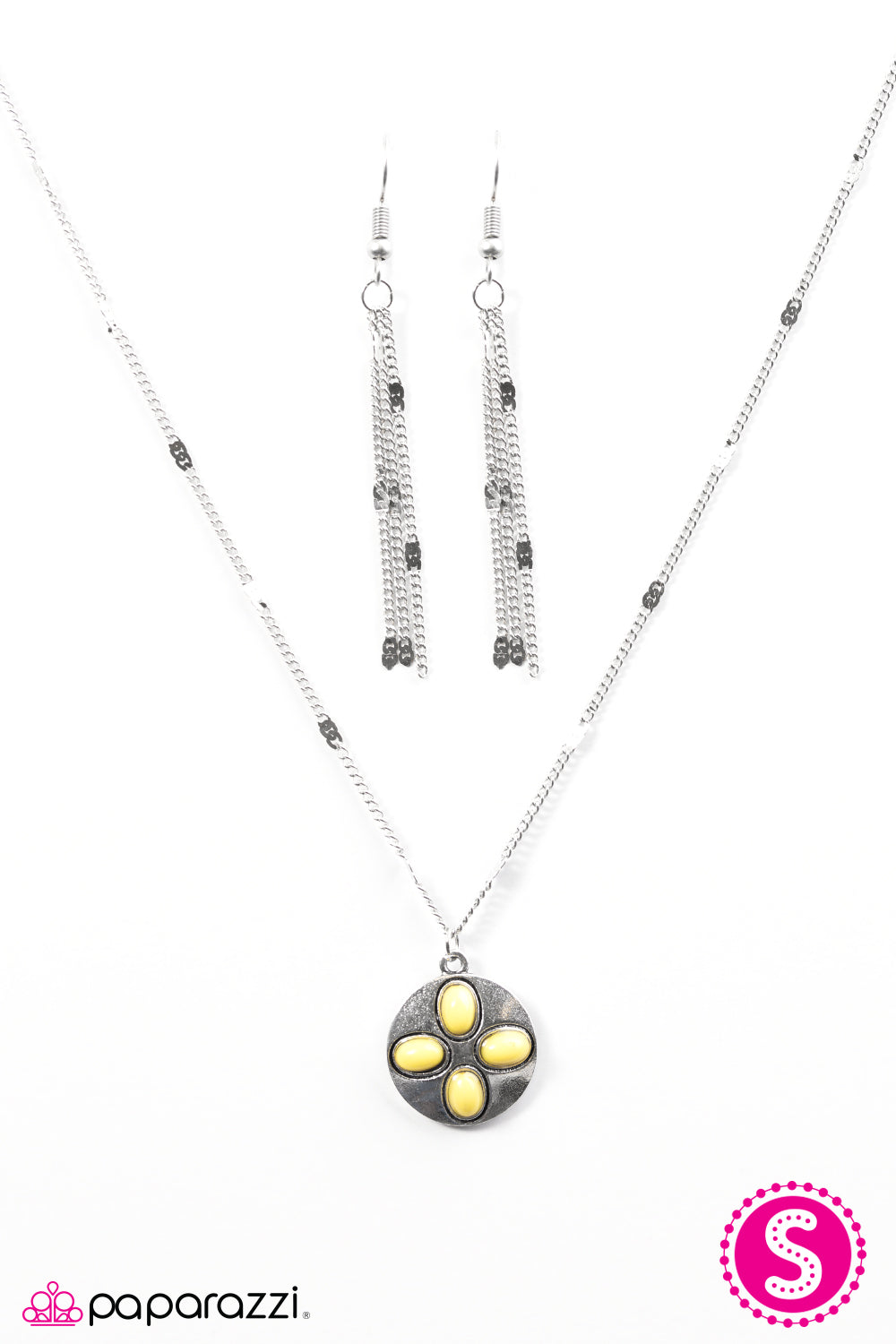 Paparazzi ♥ Summer Social - Yellow ♥ Necklace