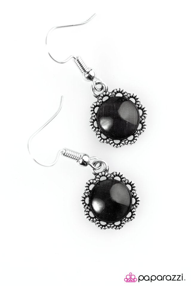 Paparazzi ♥ No Place Id Rather BEAM - Black ♥ Earrings