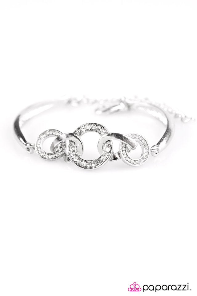 Paparazzi ♥ Royal Society - White ♥ Bracelet
