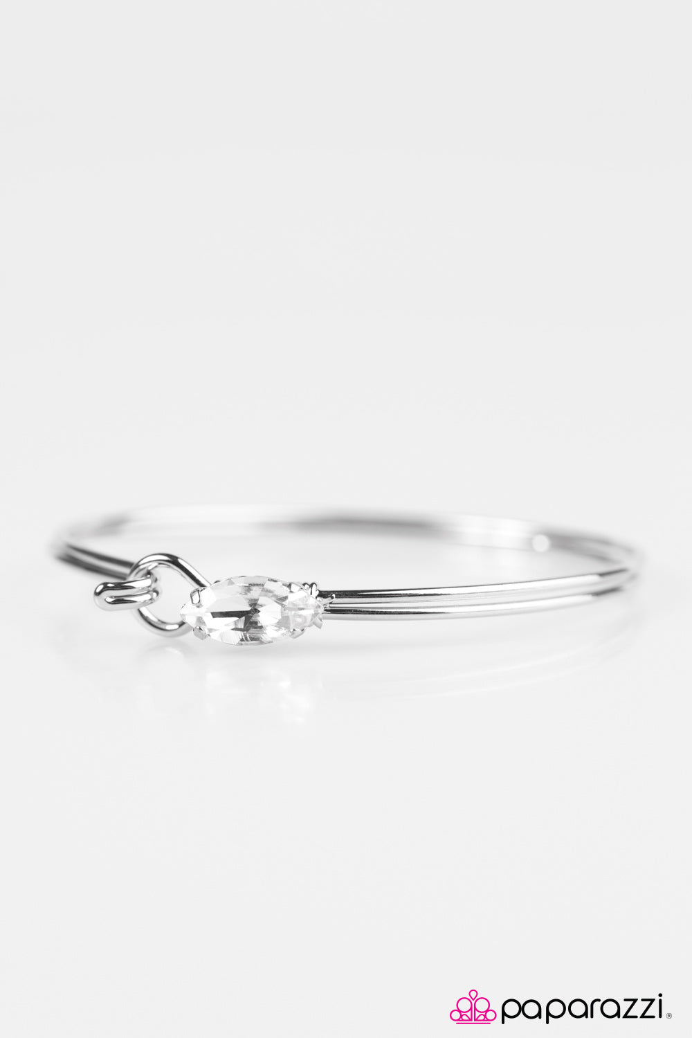 Paparazzi ♥ Im Here To Dazzle - White ♥ Bracelet