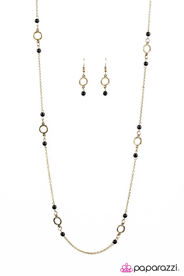 Paparazzi ♥ Beach Savvy - Brass ♥ Necklace