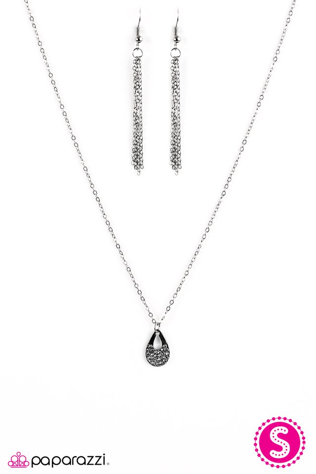 Paparazzi ♥ Tempest Treasure - Black ♥ Necklace