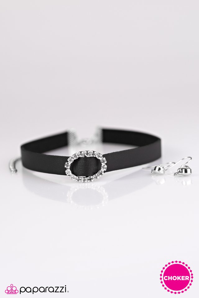 Paparazzi ♥ The QUEEN-tessential - Black ♥ Necklace