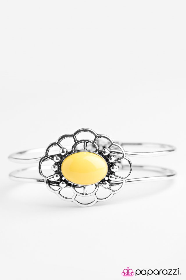 Paparazzi ♥ What A Summer - Yellow ♥ Bracelet