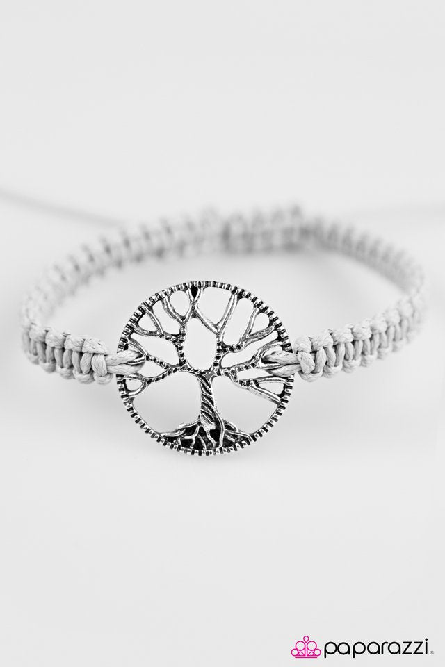 Paparazzi ♥ Stand Tall - Silver ♥ Bracelet