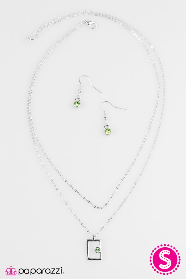 Paparazzi ♥ Famously Framed - Green ♥ Necklace