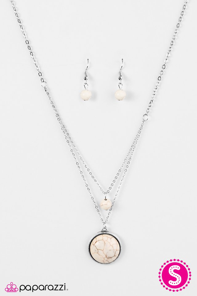 Paparazzi ♥ Sandstone Skies - White ♥ Necklace