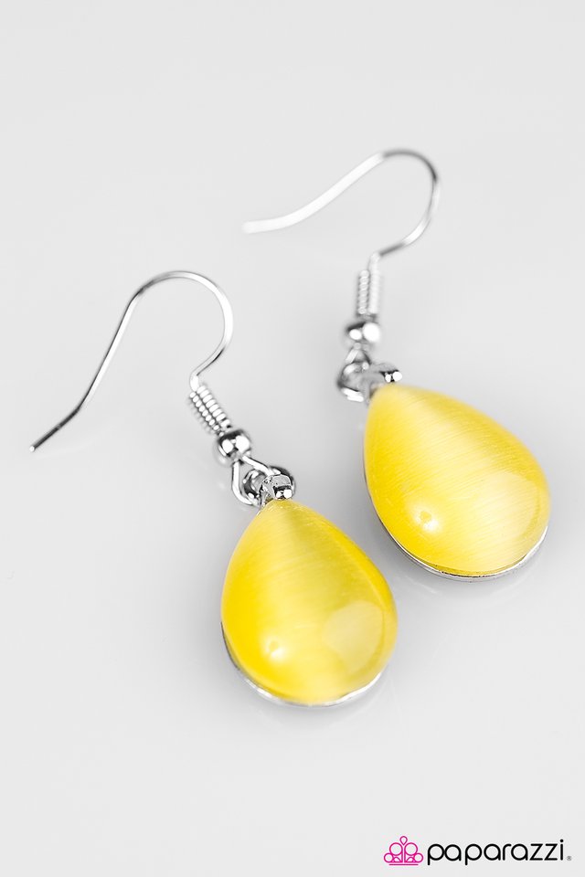 Paparazzi ♥ Drops Of Sunlight - Yellow ♥ Earrings