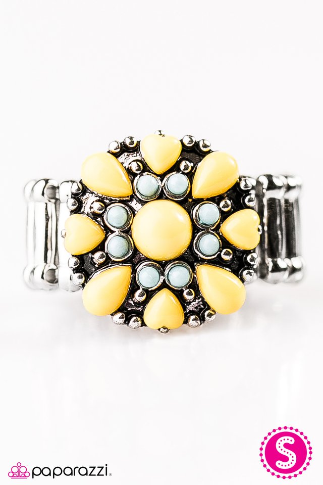 Paparazzi ♥ Summer Haze - Yellow ♥ Ring