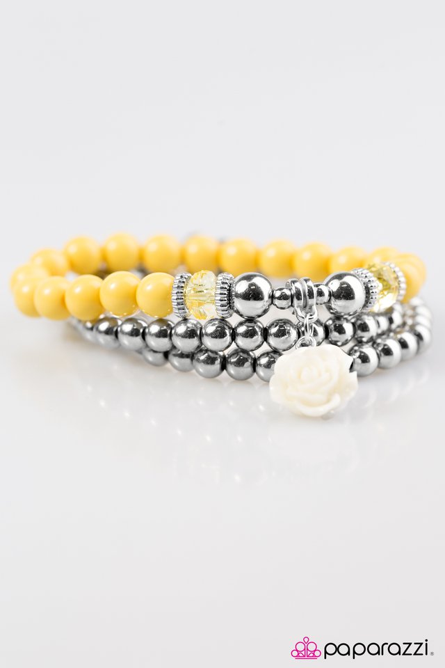 Paparazzi ♥ Valley Of Flowers - Yellow ♥ Bracelet