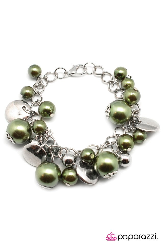 Paparazzi ♥ Olive the Luck in the World - Green ♥ Bracelet