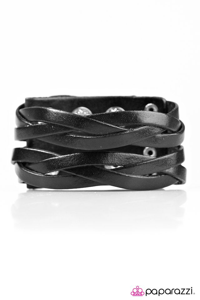Paparazzi ♥ Always The Villain - Black ♥ Bracelet