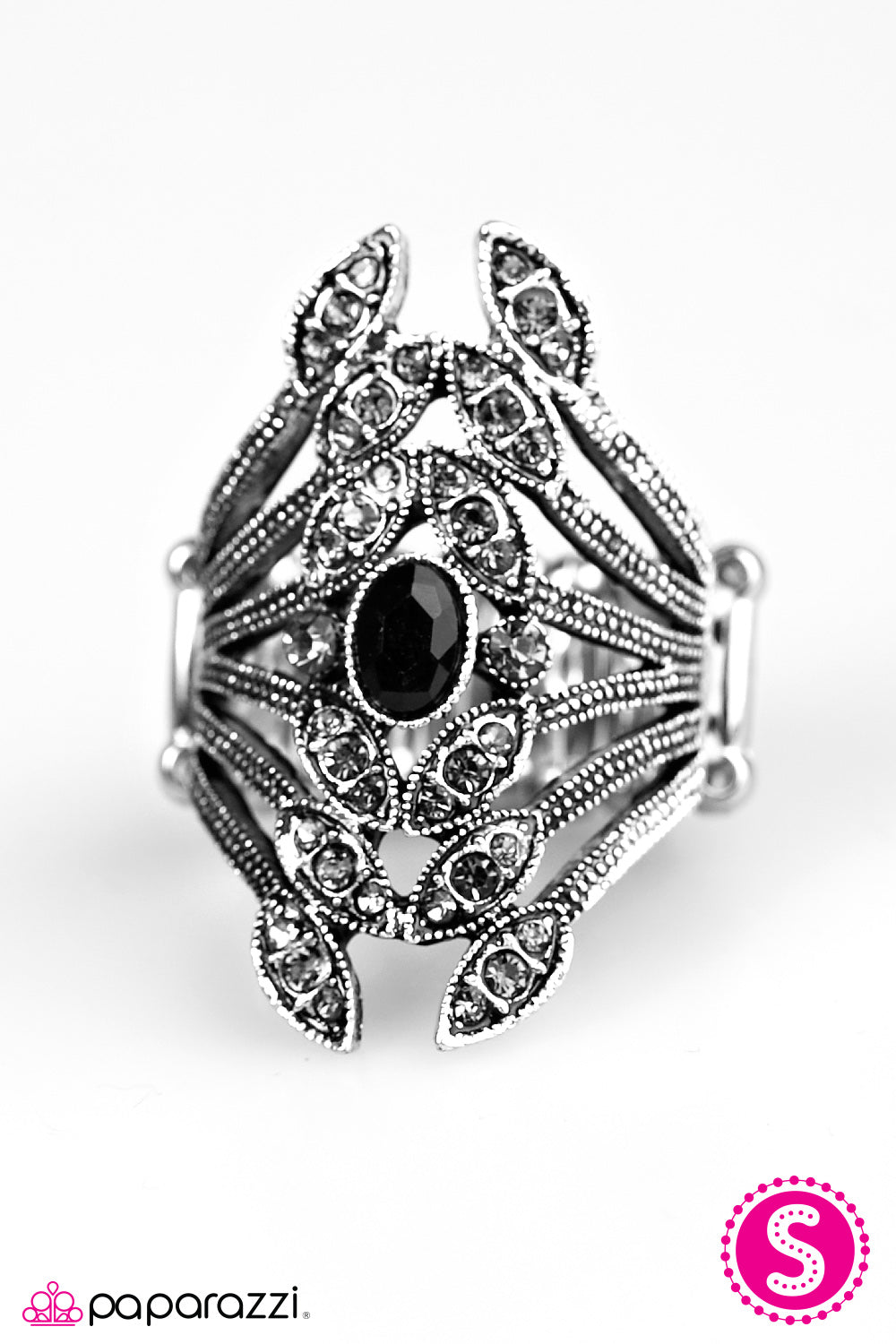 Paparazzi ♥ Garden Retreat - Black ♥ Ring
