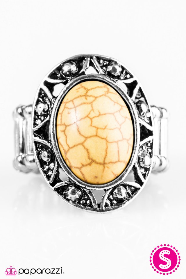 Paparazzi ♥ Sun Valley - Yellow ♥ Ring