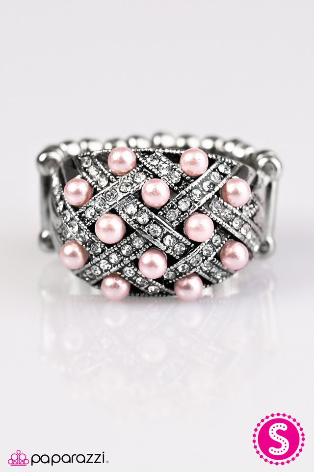 Paparazzi ♥ Fashionably Fabulous - Pink ♥ Ring
