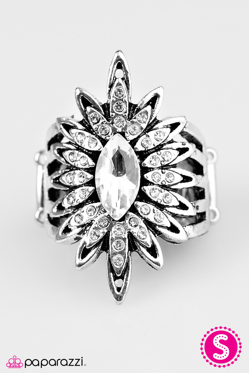 Paparazzi ♥ Born To Be A Star - White ♥ Ring