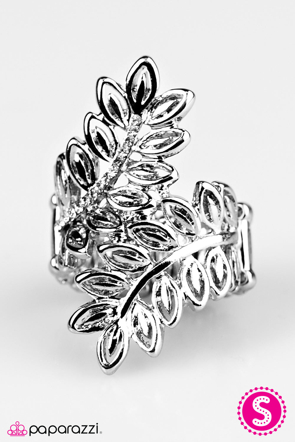 Paparazzi ♥ LEAF Is Good - White ♥ Ring