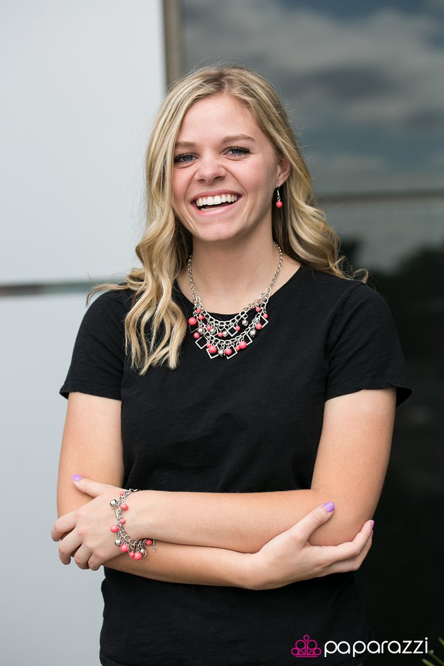 Paparazzi ♥ Finally FRAME-ous - Orange ♥ Necklace