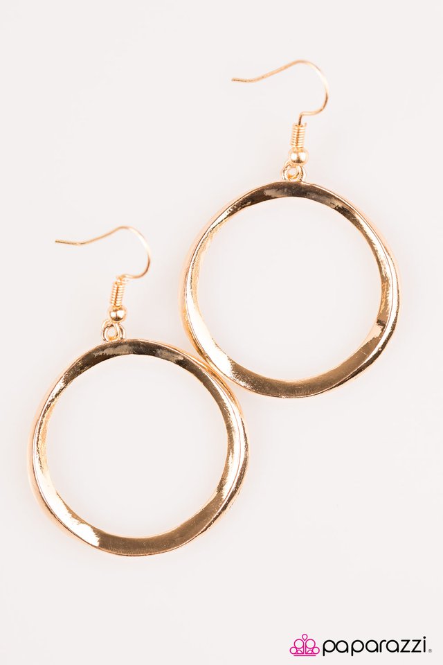 Paparazzi ♥ Whirlpool Wonder - Gold ♥ Earrings