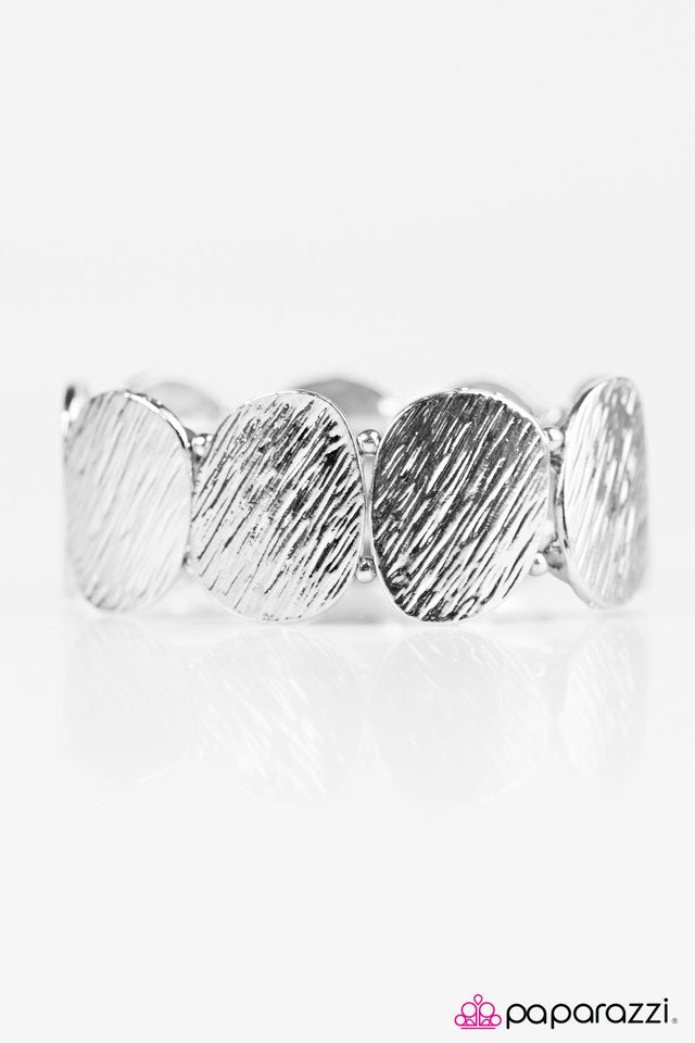 Paparazzi ♥ CAVE It! - Silver ♥ Bracelet
