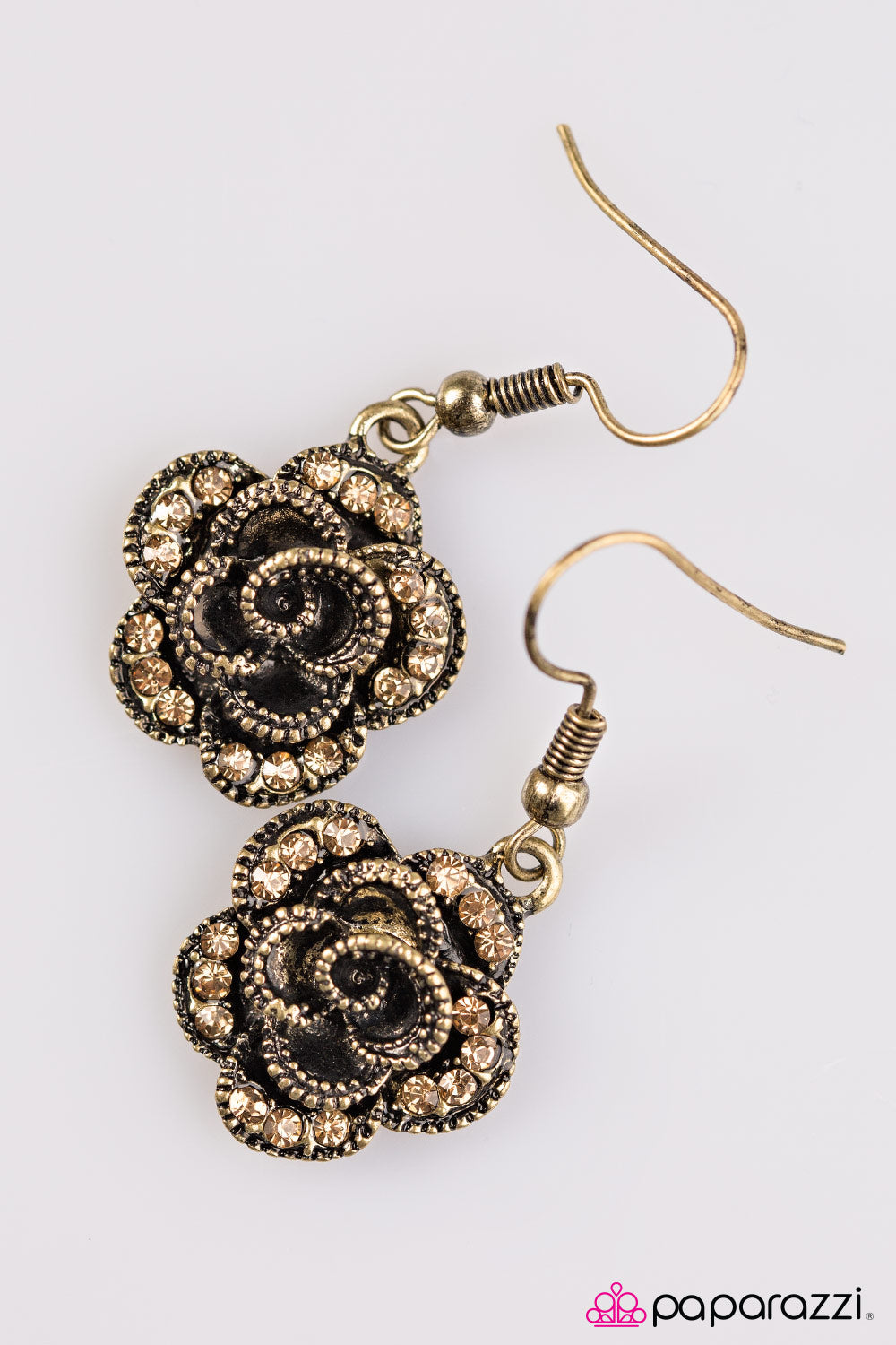Paparazzi ♥ Give Her Roses - Brass ♥ Earrings