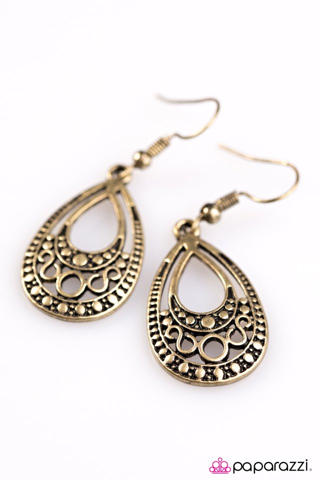 Paparazzi ♥ Desert Rain - Brass ♥ Earrings