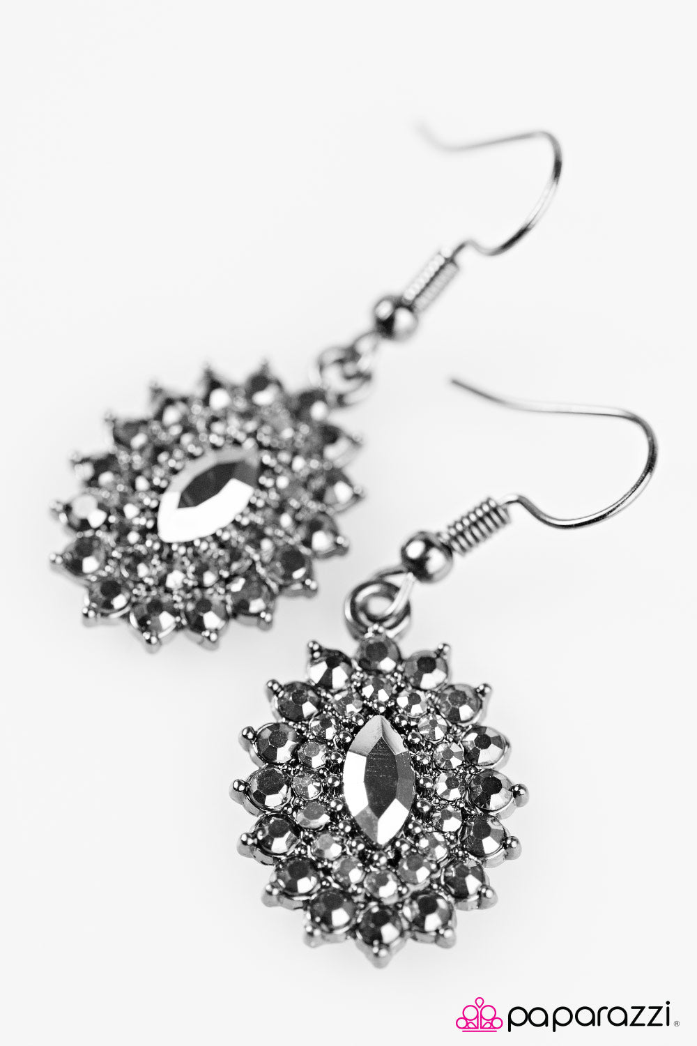 Paparazzi ♥ Everyones A SHIMMER! - Silver ♥ Earrings