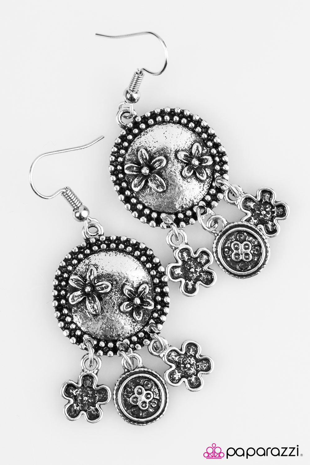 Paparazzi ♥ Life Could Be A GLEAM - Silver ♥ Earrings