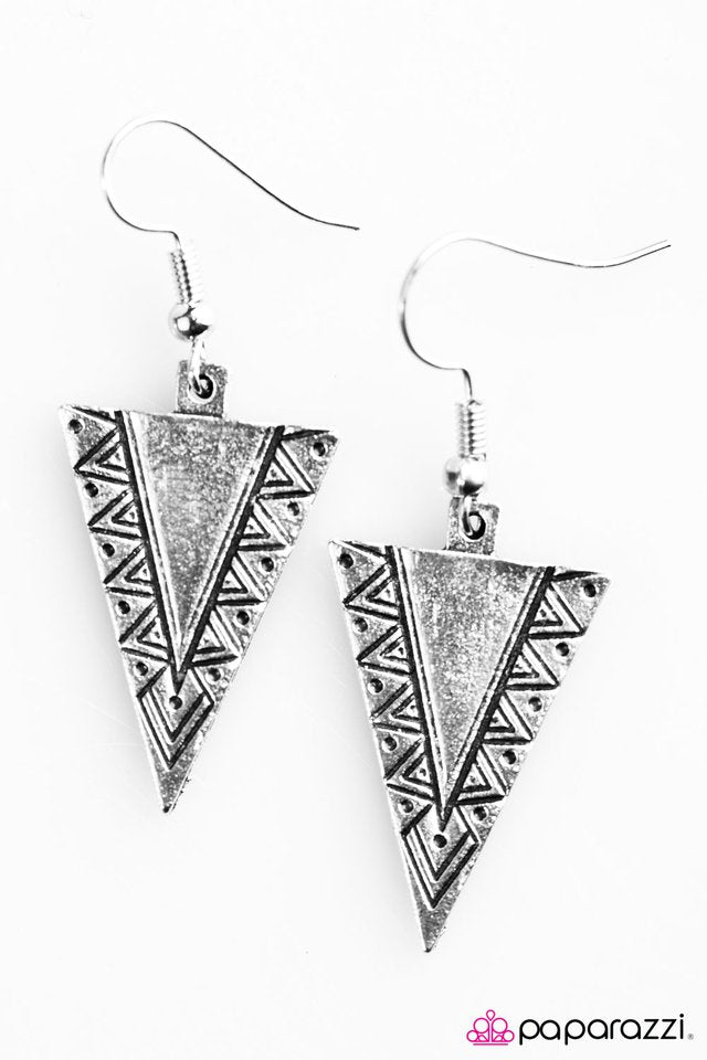 Paparazzi ♥ Sharpen Up - Silver ♥ Earrings