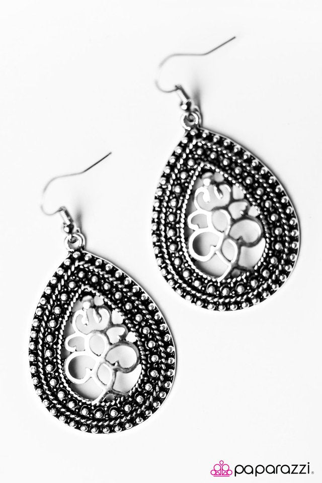 Paparazzi ♥ Looks Like Rain - Silver ♥ Earrings