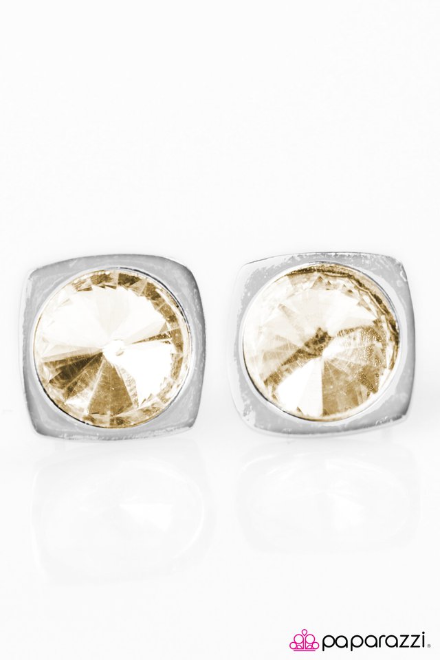 Paparazzi ♥ Keep On Sparkling - Brown Post ♥ Post Earrings