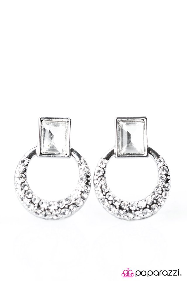 Paparazzi ♥ Seeing SUPERSTARS - White Post ♥ Post Earrings