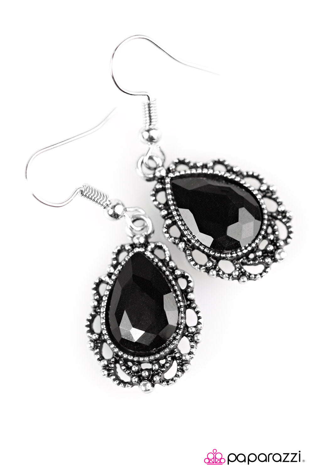 Paparazzi ♥ Dancing With Royals - Black ♥ Earrings