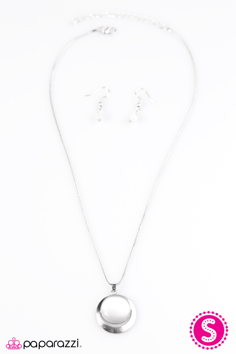 Paparazzi ♥ Lunar Eclipse - White ♥ Necklace