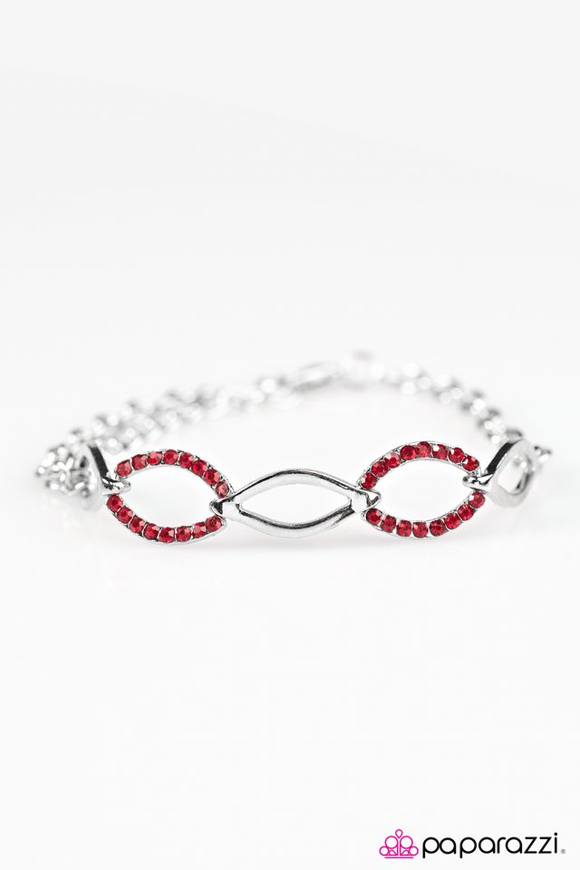 Paparazzi ♥ Glitz and Glamor - Red ♥ Bracelet