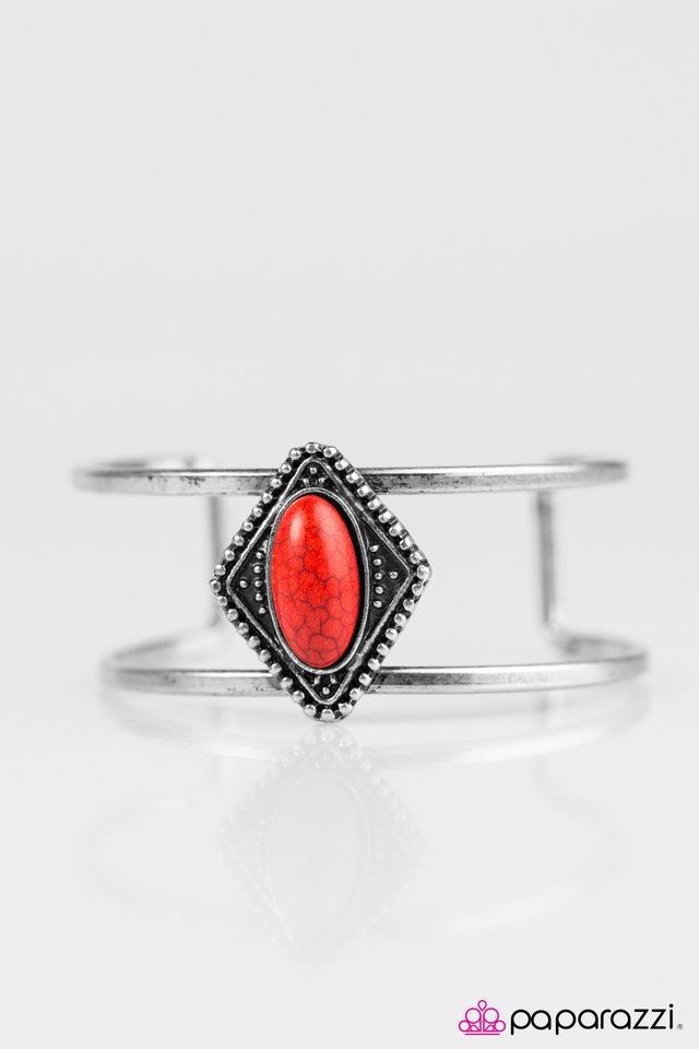 Paparazzi ♥ Cliffside View - Red ♥ Bracelet