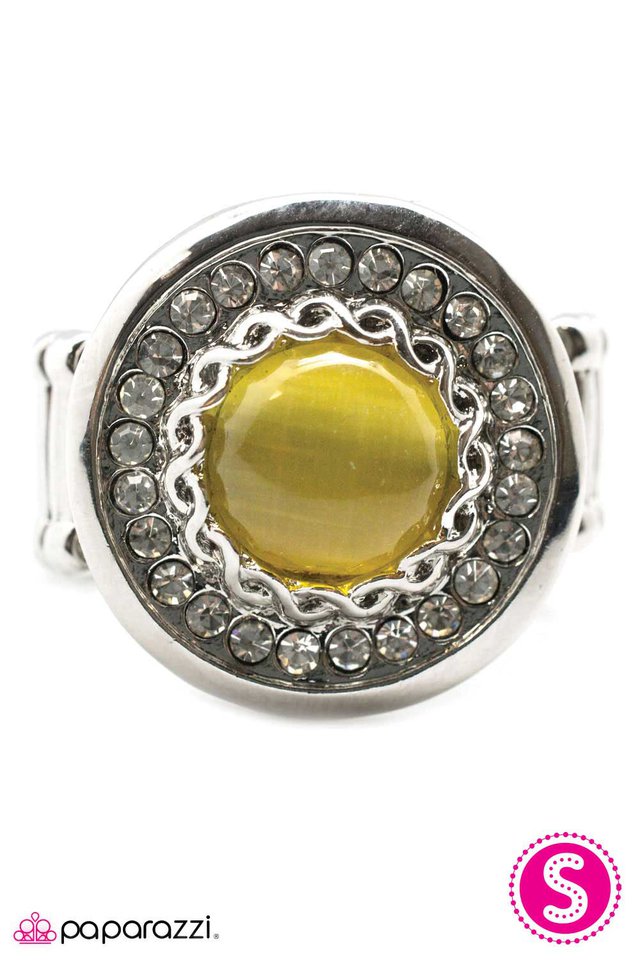 Paparazzi ♥ EYE Spy - Yellow ♥ Ring