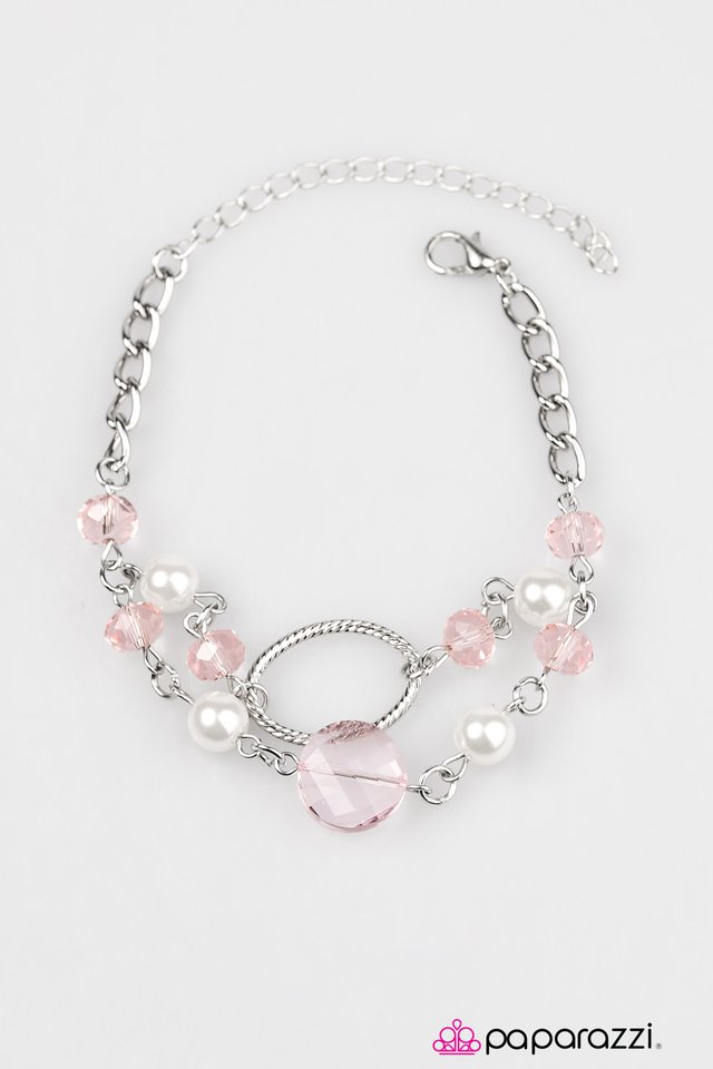 Paparazzi ♥ Moonlit Beaches - Pink ♥ Bracelet