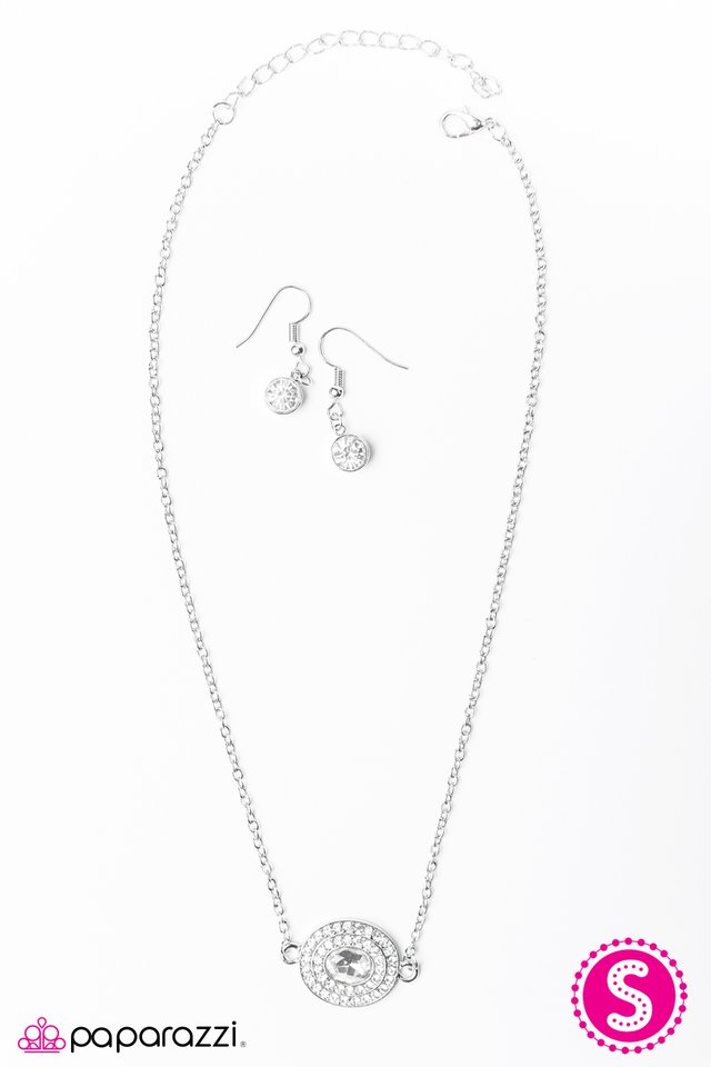 Paparazzi ♥ All The Grandeur In The World - White ♥ Necklace