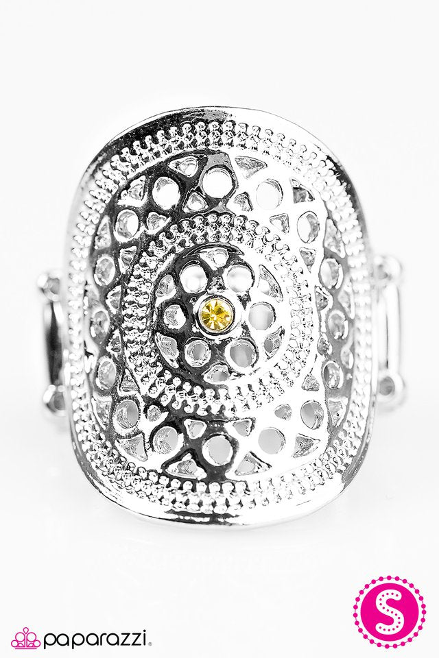 Paparazzi ♥ Raleigh Radiance - Yellow ♥ Ring