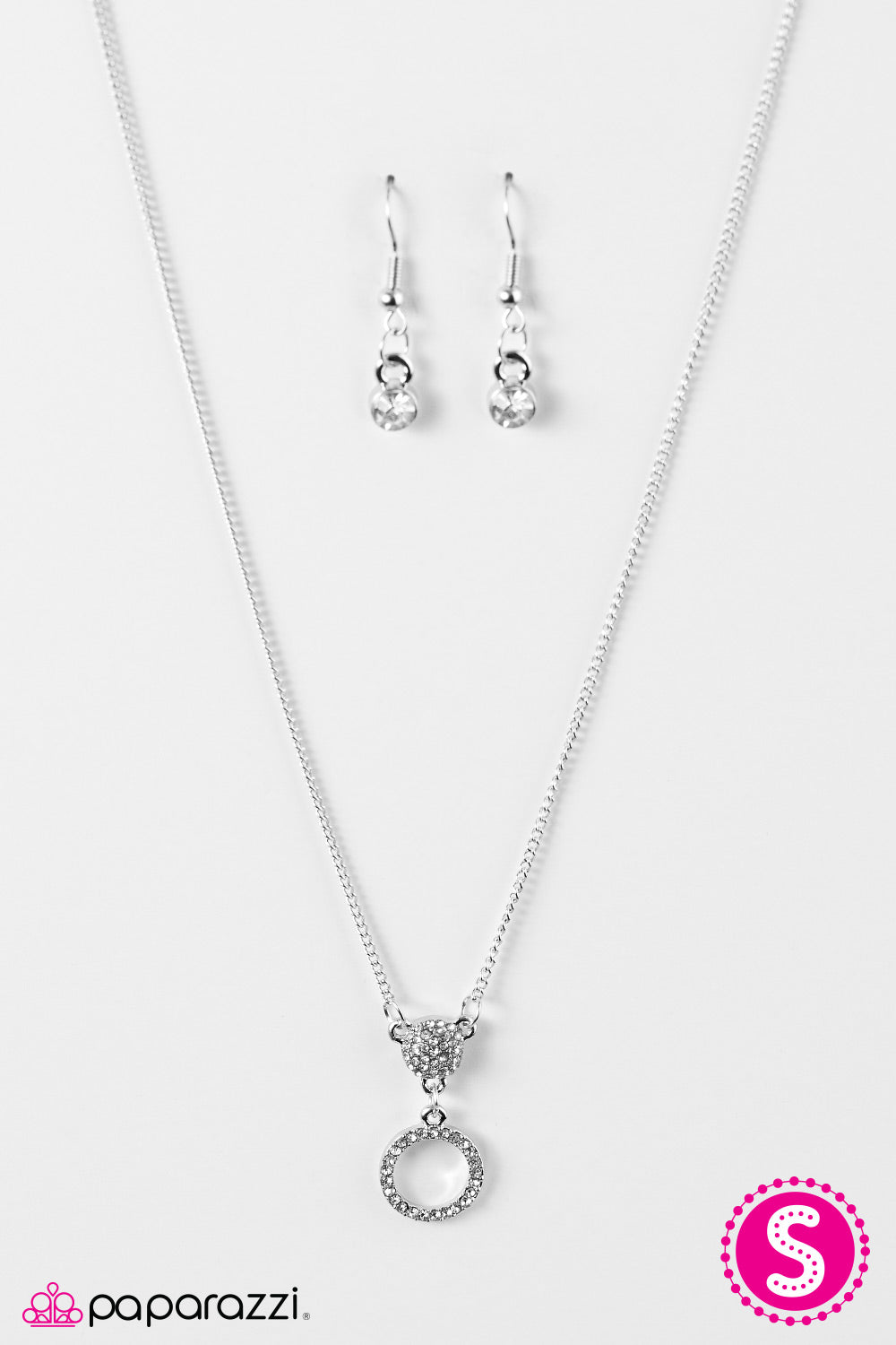 Paparazzi ♥ Diva Disco - White ♥ Necklace