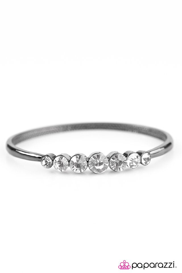 Paparazzi ♥ Im Gonna Let It Shine - Black ♥ Bracelet