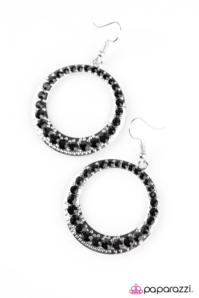 Paparazzi ♥ At A Stand STILETTO - Black ♥ Earrings