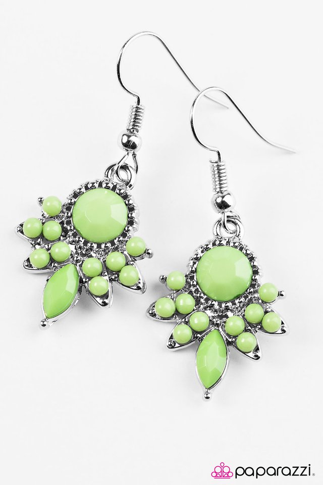 Paparazzi ♥ Palm Beach Party - Green ♥ Earrings
