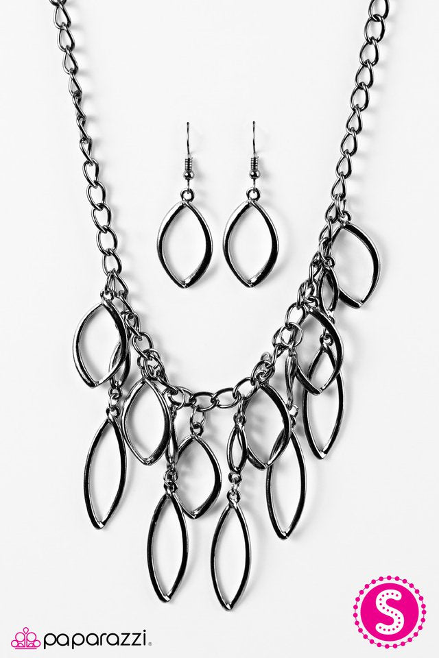 Paparazzi ♥ FIERCE Come, FIERCE Served - Black ♥ Necklace-product_sku