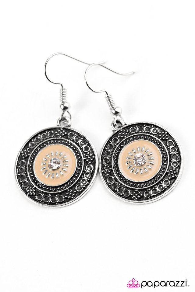 Paparazzi ♥ Candid Kansas - Brown ♥ Earrings