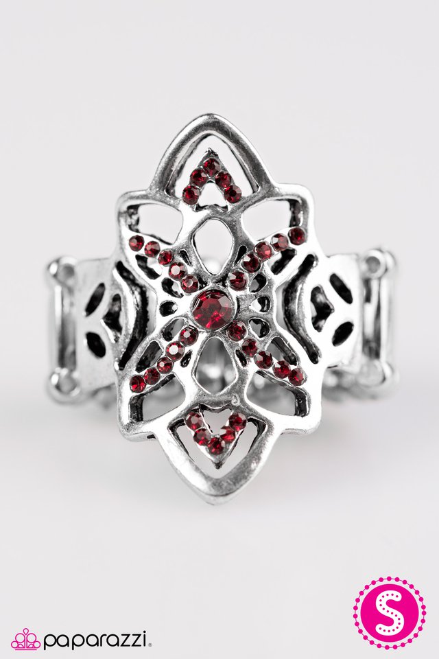 Paparazzi ♥ Daringly Dallas - Red ♥ Ring