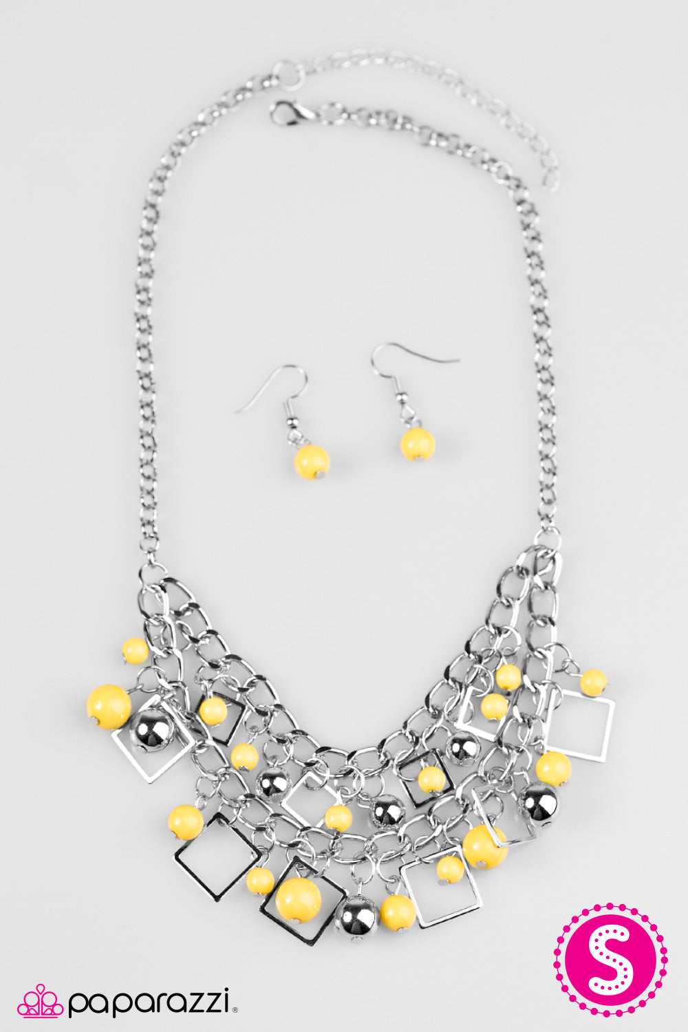 Paparazzi ♥ Finally FRAME-ous - Yellow ♥ Necklace