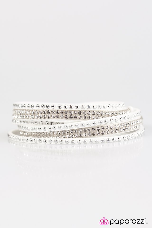 Paparazzi ♥ Slim Pickings - White ♥ Bracelet