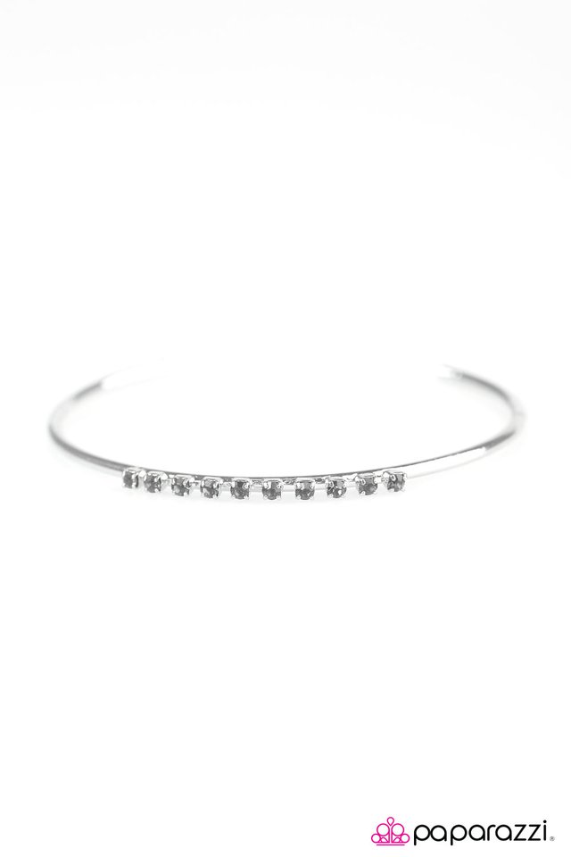 Paparazzi ♥ Dressed in Chic - Silver ♥ Bracelet